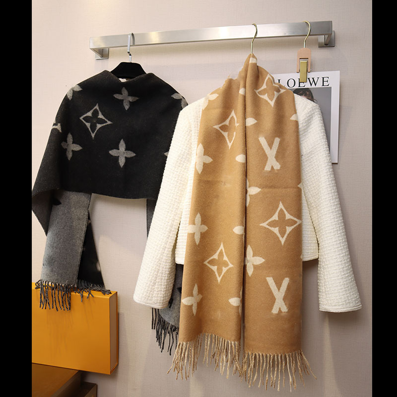 高档品质2025双面羊绒围巾字母围巾 黑灰羊毛披肩女春冬渐变驼色